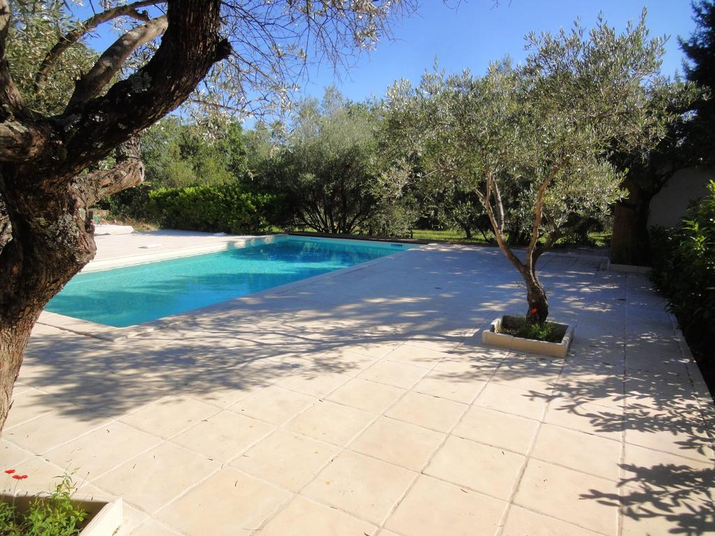 Les Olives Apartment Uzes Bagian luar foto