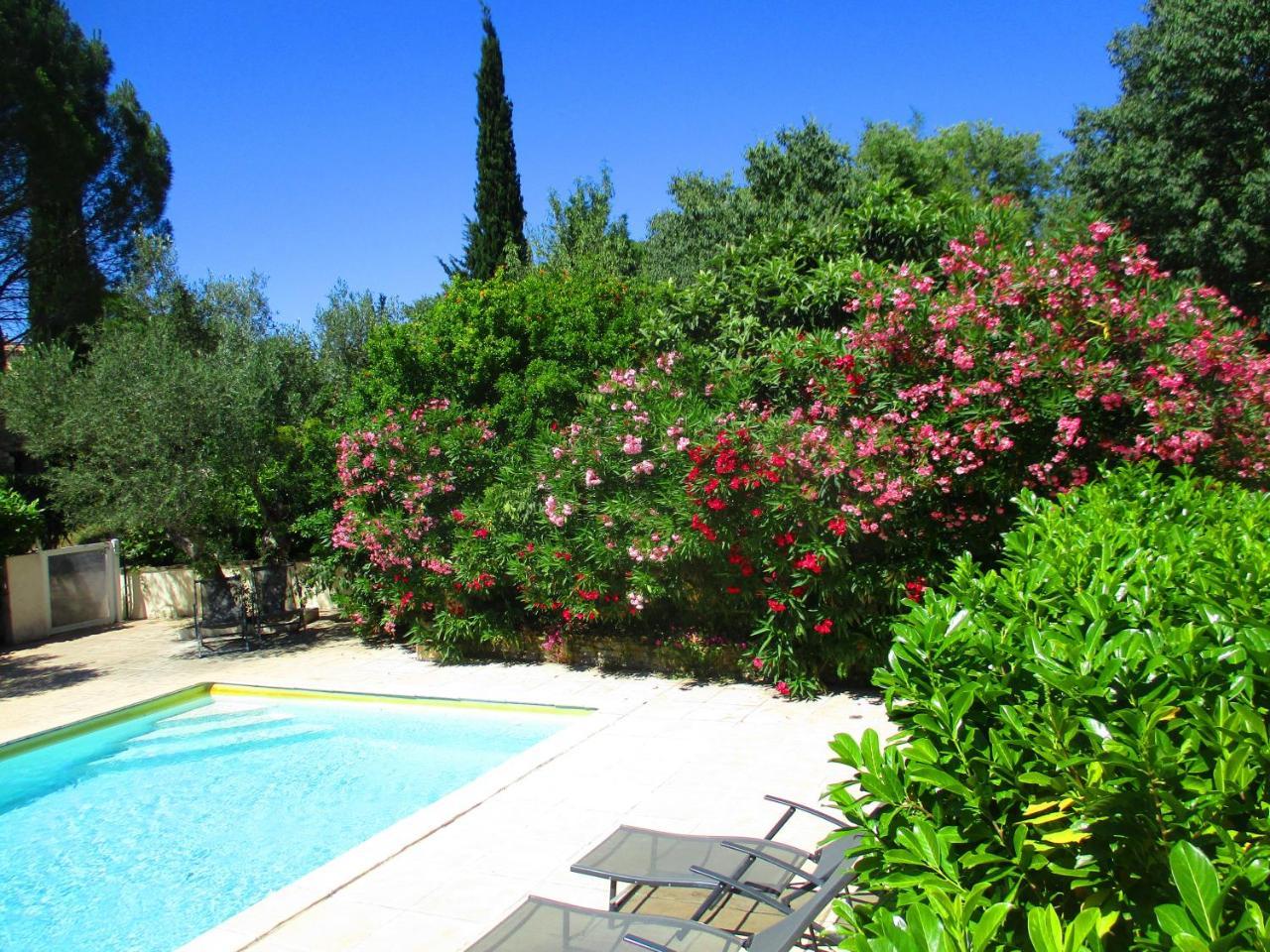 Les Olives Apartment Uzes Bagian luar foto